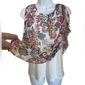 Apt.9 Beautiful Floral Top.